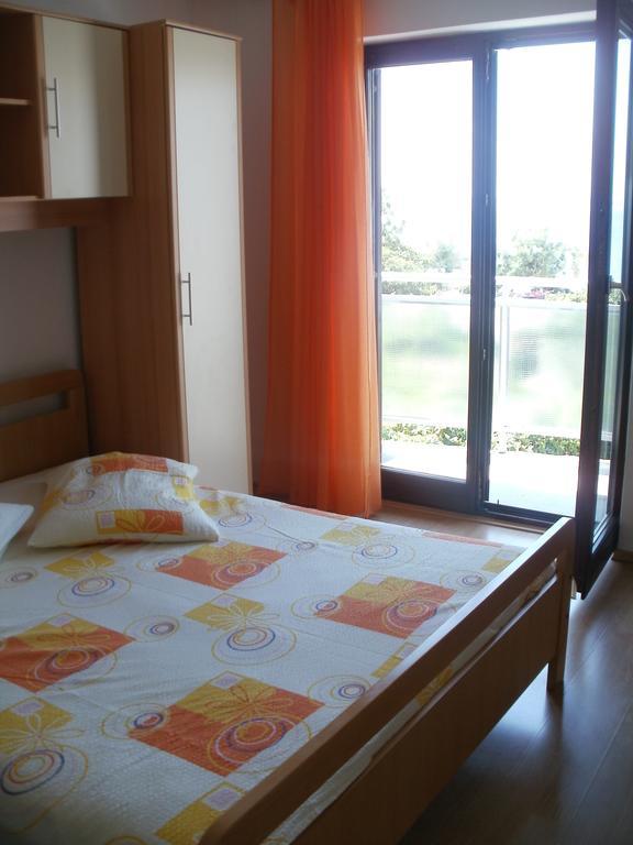 Beach Apartments Toni Подстрана Номер фото